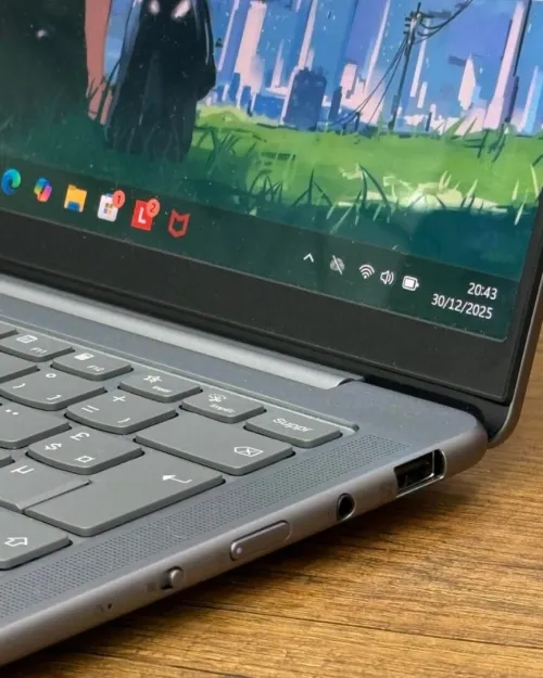 Lenovo Yoga Slim 7i  Intel Core Ultra 7 155H  OLED  État Neuf