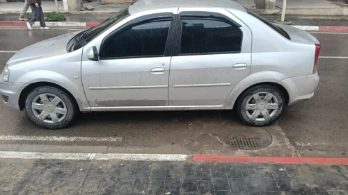 Renault logan dacia 2013 