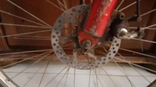 Vélo avec amortisseur