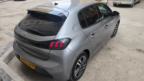 Peugeot 208 2023 Allure Pack