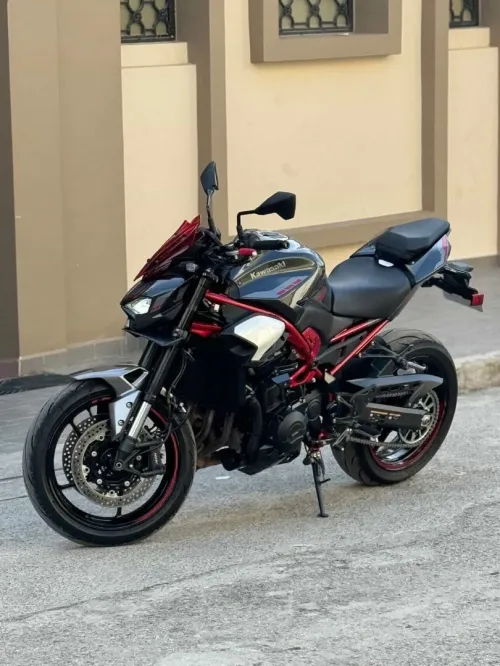 Kawazaki Z900 2025