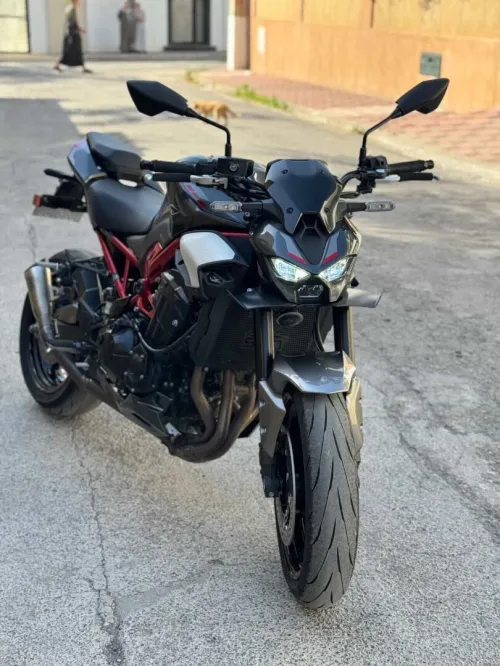 Kawazaki Z900 2025