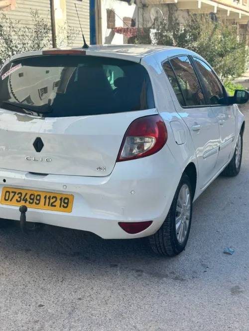Renault Clio 3 2012 Night and Day