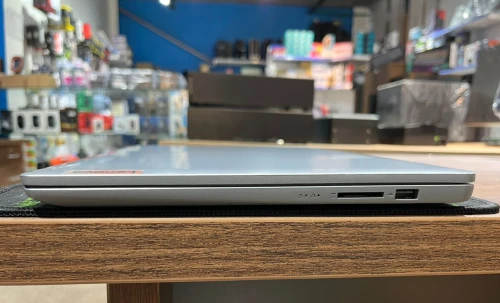 Lenovo IdeaPad 1 15AMN7 Ryzen 3 7320U Neuf sous emballage