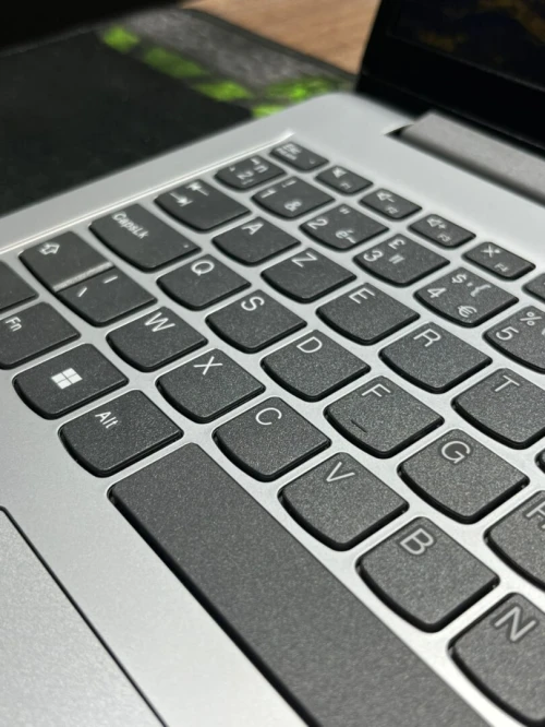 Lenovo IdeaPad 1 15AMN7 Ryzen 3 7320U Neuf sous emballage