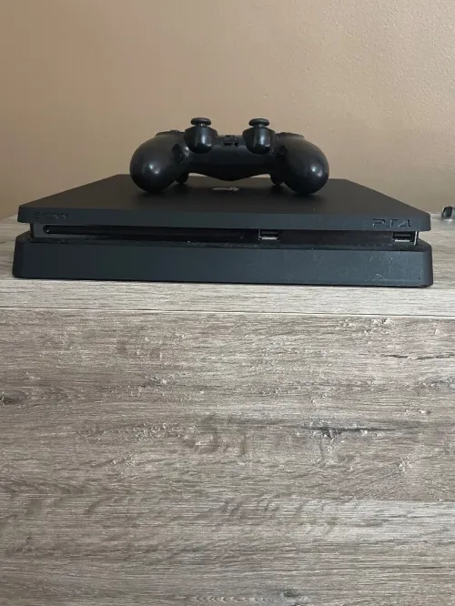 PlayStation 4 Slim 1TB Non flashée avec GTA 5