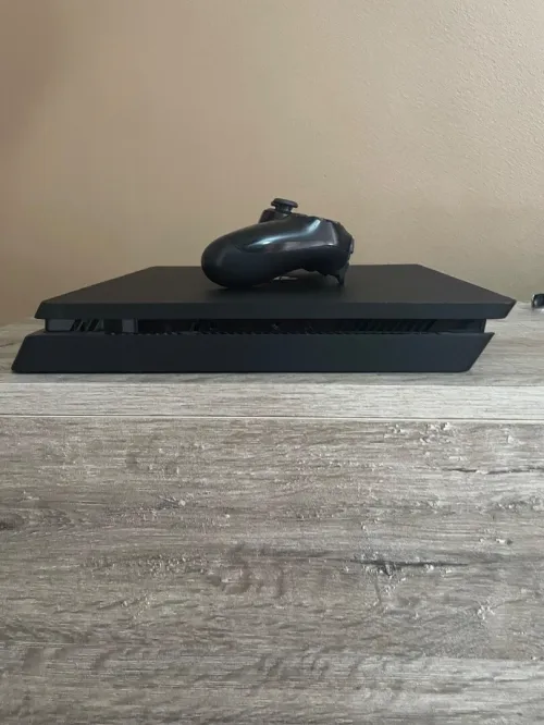 PlayStation 4 Slim 1TB Non flashée avec GTA 5