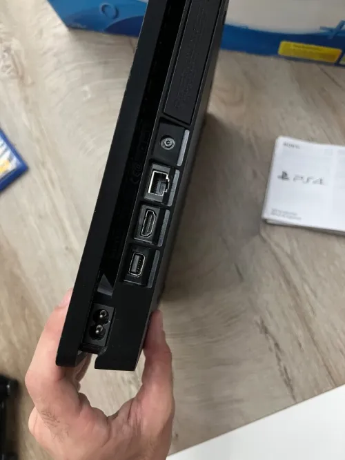 PS4 SLIM