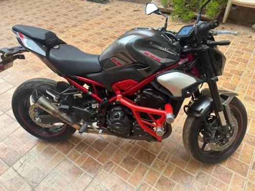 Kawasaki Z900 2025