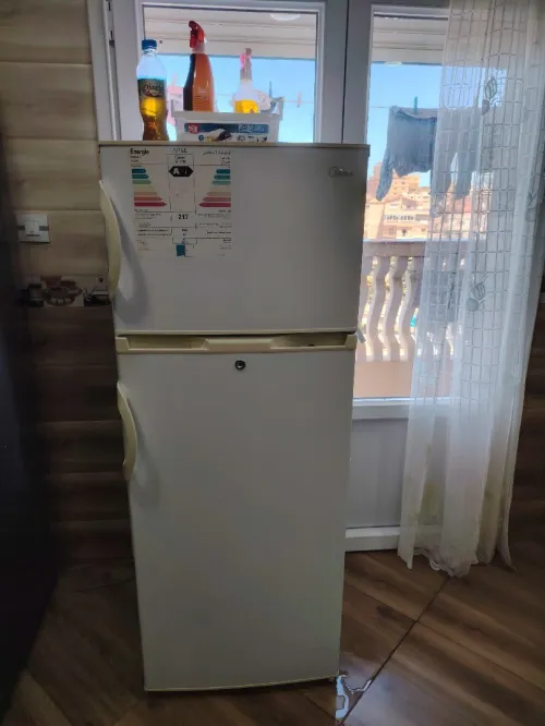 Refrigerator 