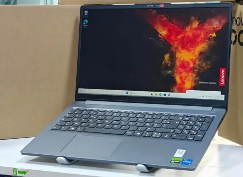 LENOVO LOQ 151AX9E