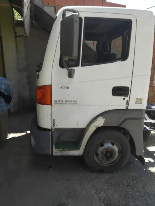 Nissan Atleon 120 2004