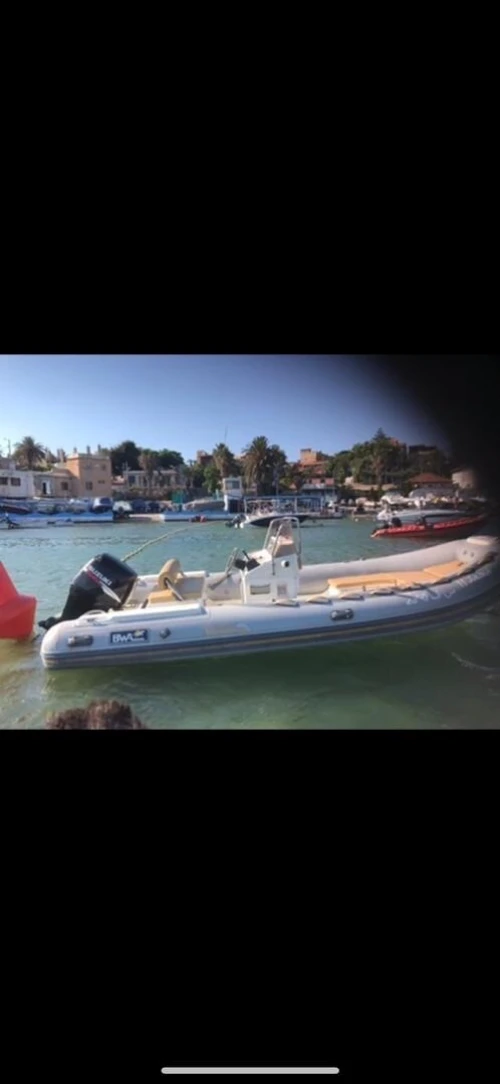Semi rigide 5,5 metre bateau bwa 115 cv moteur Suzuki très bon état  Numéro de téléphone : 