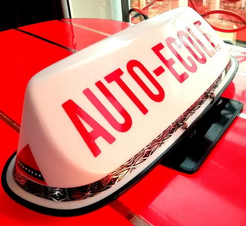 Panneau de toit auto-école
