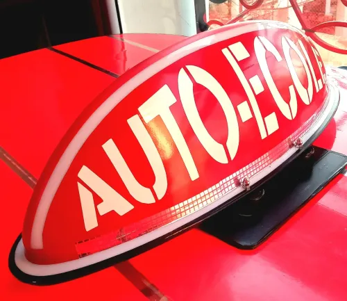 Panneau de toit auto-école