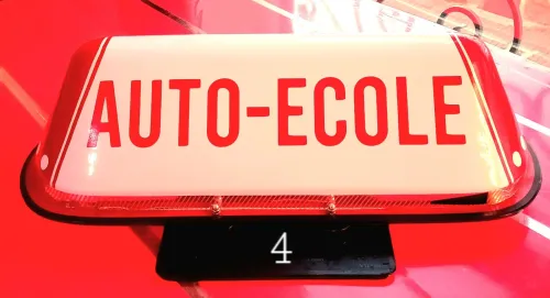 Panneau de toit auto-école