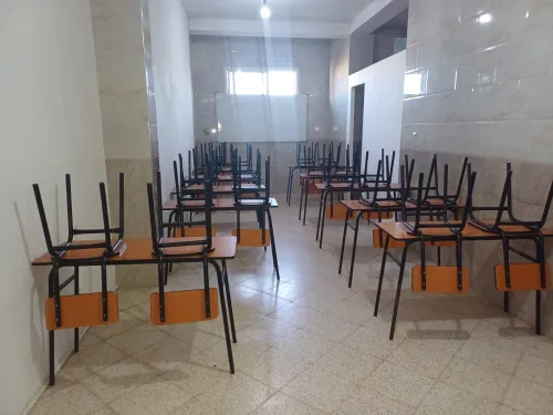 Tables et chaises scolaire 