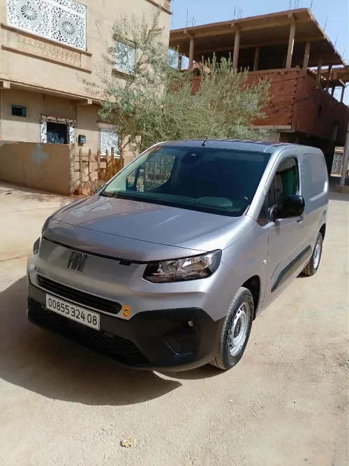 Fiat Doblo 2024 3 places