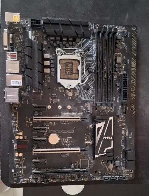 I7 6700k/ gtx geforce gigabyte 960 / Z170 pro gaming carbon /thermaltake 530W/RAM DDR4 8GB 2400MHZ
