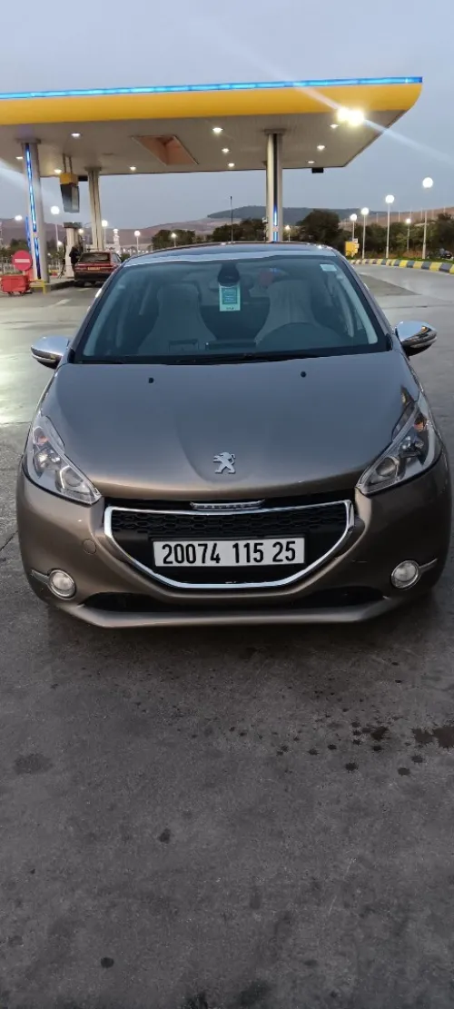 Peugeot 208 2015 Allure
