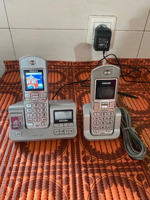 Téléphone Philips fixe sans fils double combiné avec répondeur 0552532230