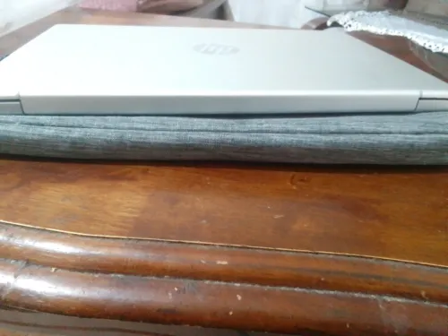 HP laptop 14 i3 N305 (12éme gènèration) 8GB 256SSD 14"FHD très BON ETAT