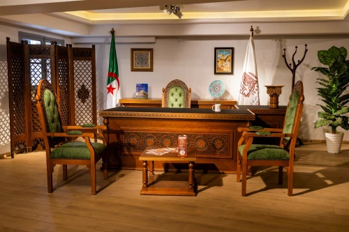 مكاتب الشخصيات و الإطارات السامية مصنوع بخشب الزان