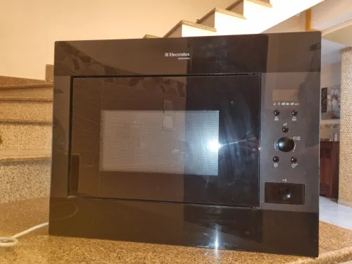 Non Fonctionnel Micro-Ondes Encastrable 26L Electrolux