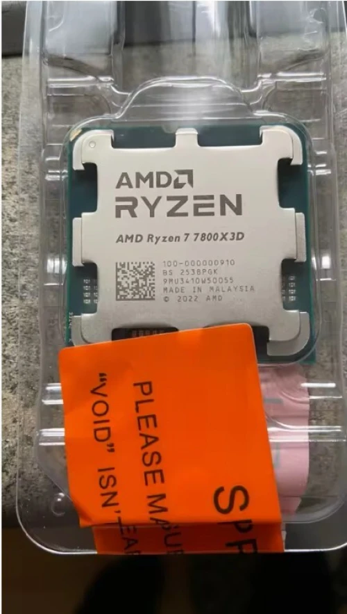 Ryzen 7 7800X3D Tray j'amais utilise