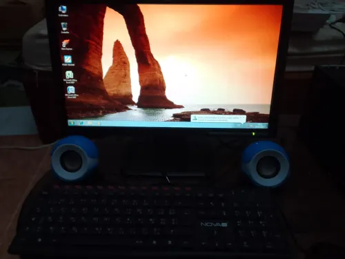Pc de bureau chebab Ram 4G stockage 500G , les bafe