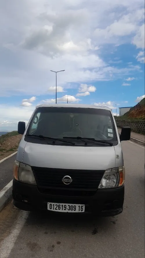 Nissan Urvan 2009