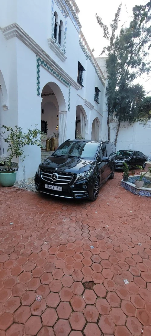 Location van 9 place avec chauffeur & passat & Audi A6 