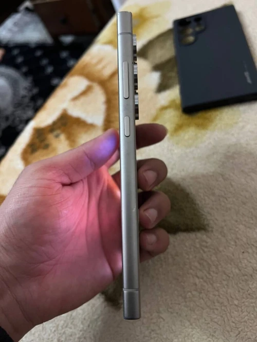 Samsung S24 ultra 12 ram 256 gb