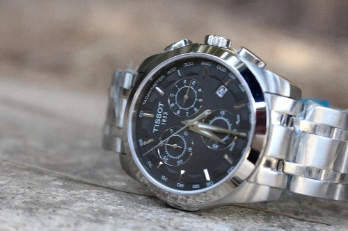 Montre TISSOT Couturier