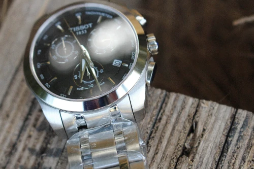 Montres pour hommes TISSOT Couturier Acier