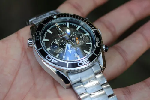 Montres OMEGA Seamaster Planet Ocean 1