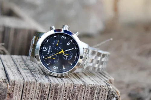 Montres pour hommes TISSOT PRC 200 Nouveau modèle Noire/Jaune