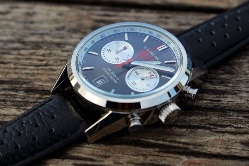 Montres TAG HEUER CARRERA Calibre 17 Noire