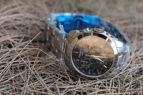 Montre TISSOT Couturier