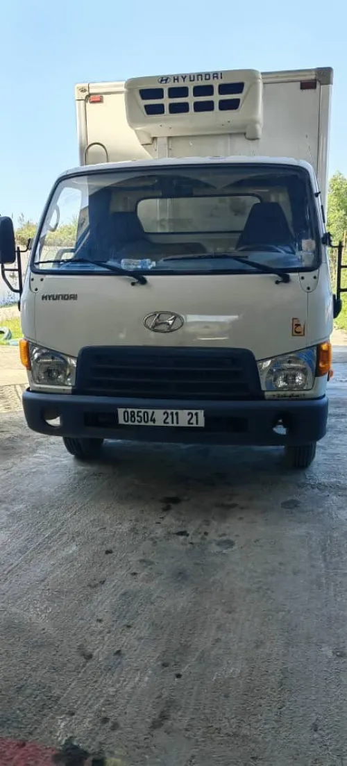 Hyundai D65 2011