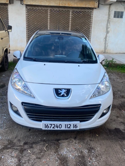 Peugeot 207 2012 Fennec
