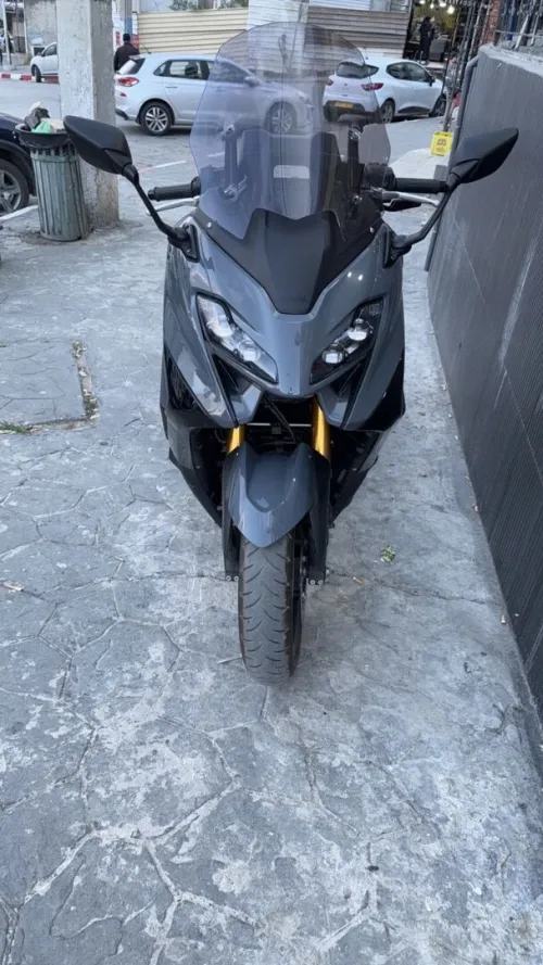 Yamaha Tmax 2024