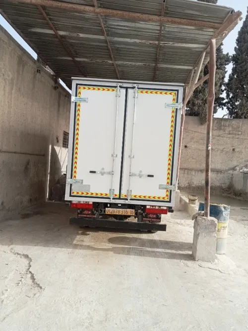 Fabrication de conteneur pour camion تصنيع حاويات الشاحنات