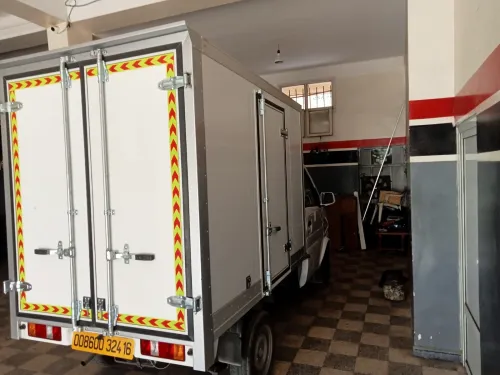 Fabrication de conteneur pour camion تصنيع حاويات الشاحنات