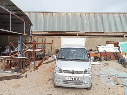 Fabrication de conteneur pour camion تصنيع حاويات الشاحنات