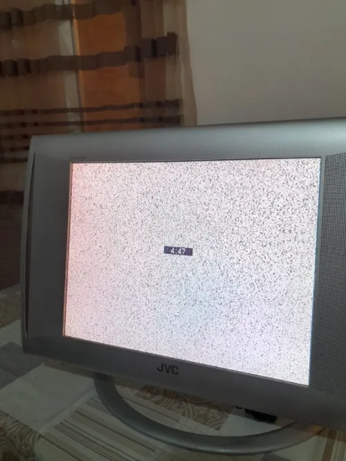 JVC TV/Monitor Ecran plat LCD 19 pouces bon etat 
