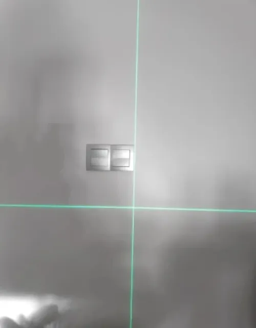 ( Hilda niveau laser هيلدا  ليزر ) + ( mini localisateur inteligent)