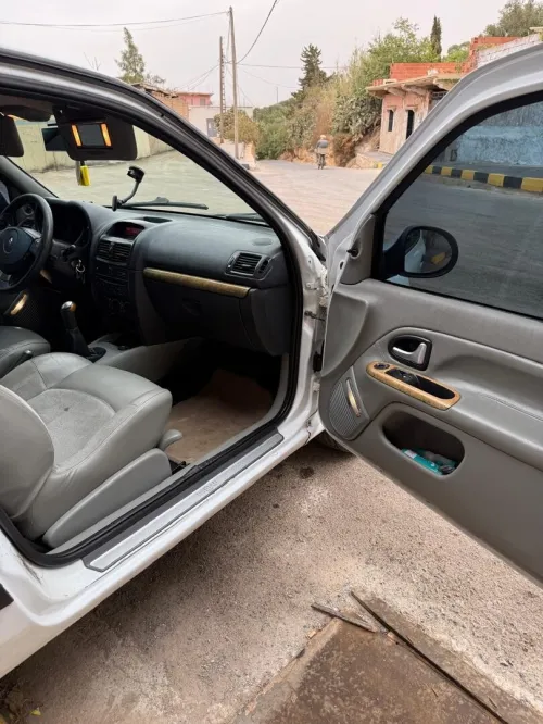 Renault Clio 2 2002 Initial