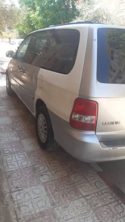 Kia CARNIVAL 2000 