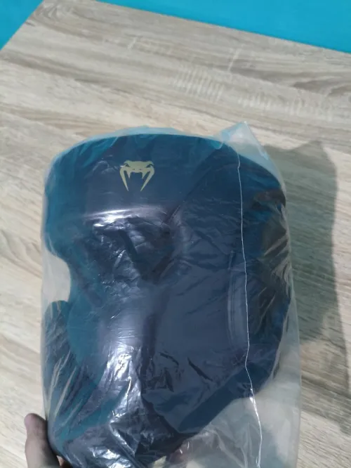 Casque de boxe VENUM taille M haute qualité 